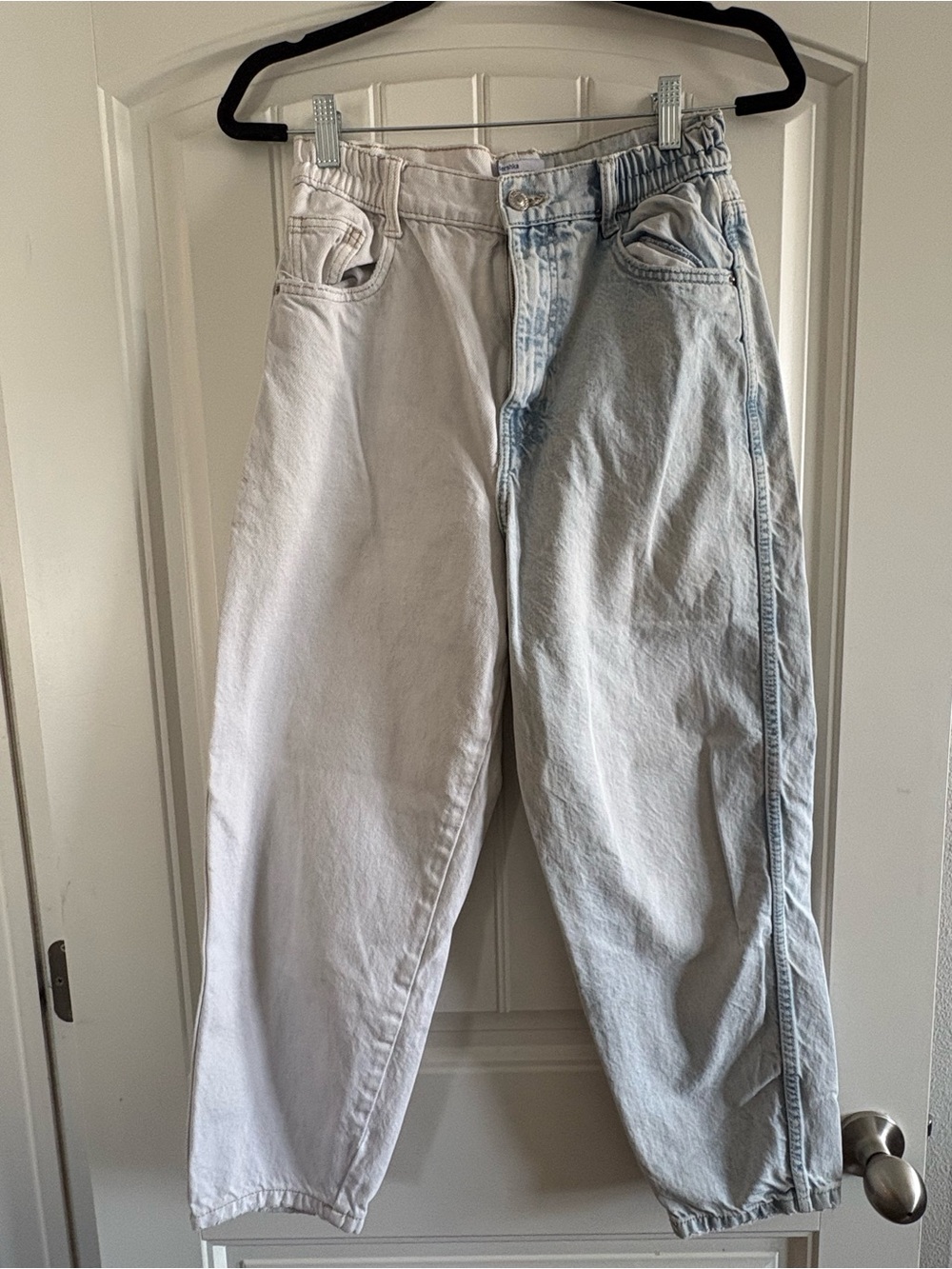 Bershka Two-Tone High-Rise Relaxed Jeans in Light Blue & Off-White